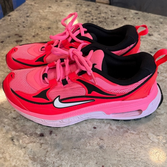 Nike WOMENS NIKE AIR MAX BLISS - Picture 1 of 8